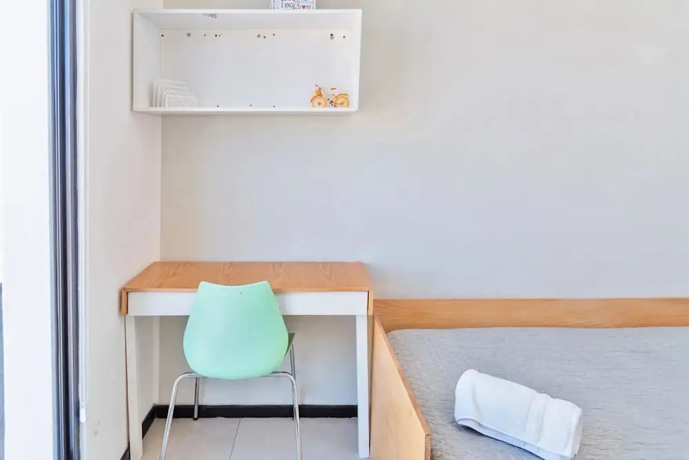 Save, pretty apt. W/playground, in Monterrey’s Center, 3 room, 1KSB, 2 SB, 2BTH. By Mty Living. S2 702