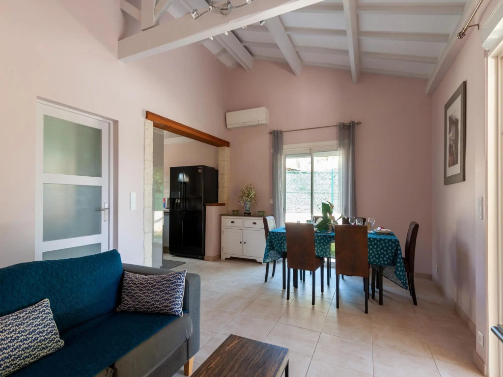 Villa Jenuska, Attractive holiday home in Callian with private pool