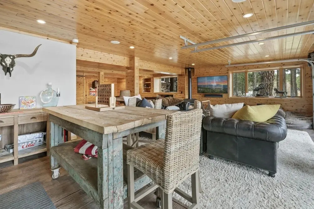 40 - Waterfront Retreat 4 Bedroom Home by Redawning