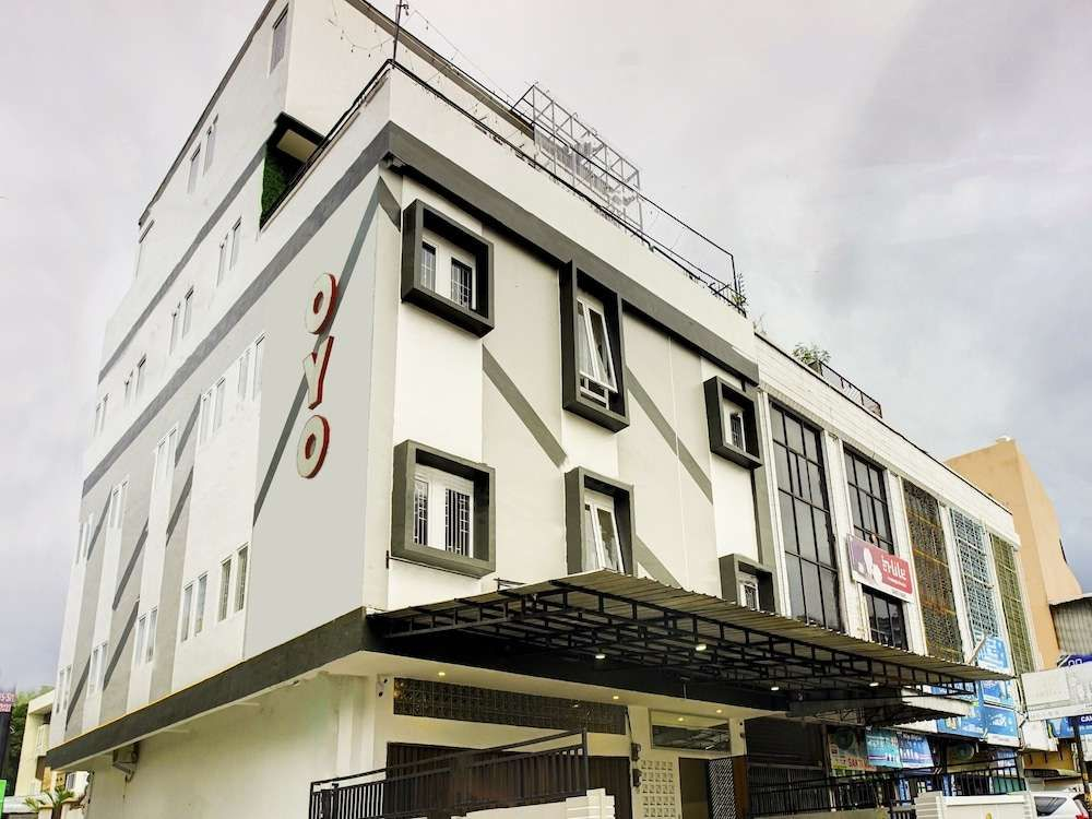 Super OYO Alhesa Residence