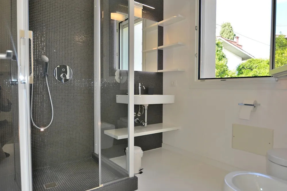 The White Apartment With Pool