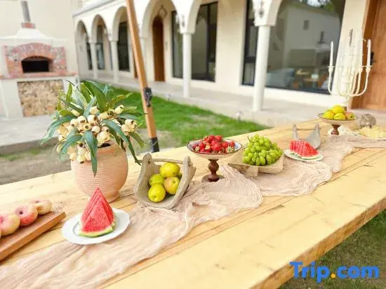 Yanlanli Vacilando | Designer Resort Garden Homestay (Tekes Bagua City)