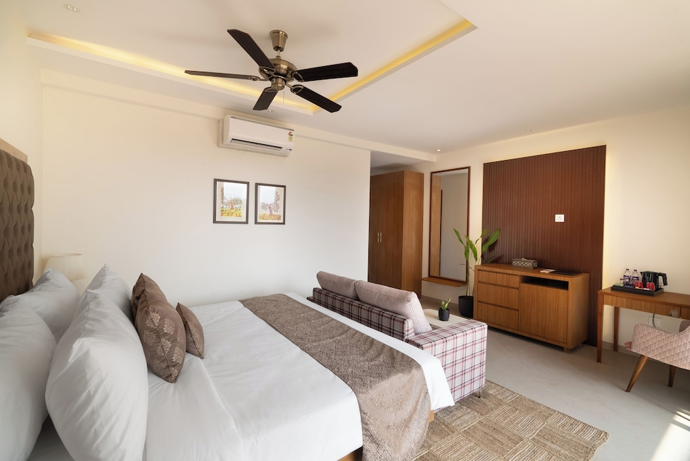The White Resort and Spa Pawna