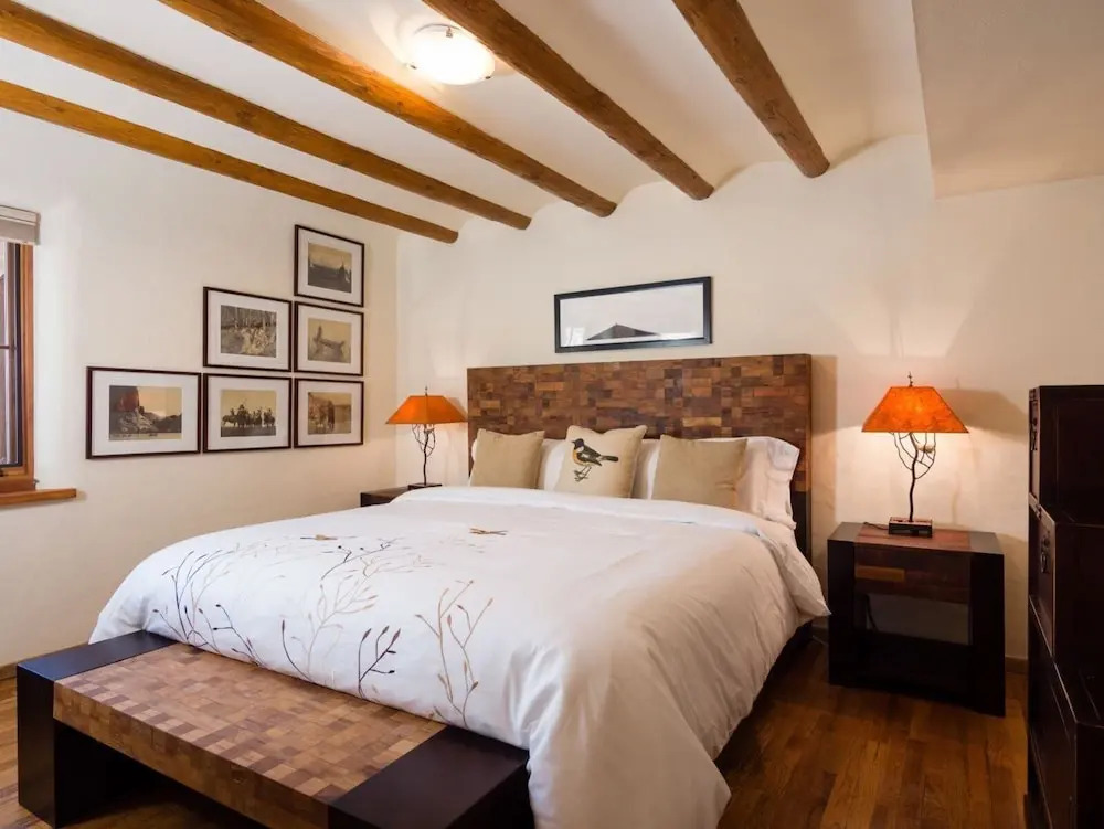 Casa Contenta - Charming East Side Family Home With Hot Tub, Walk to Canyon Rd