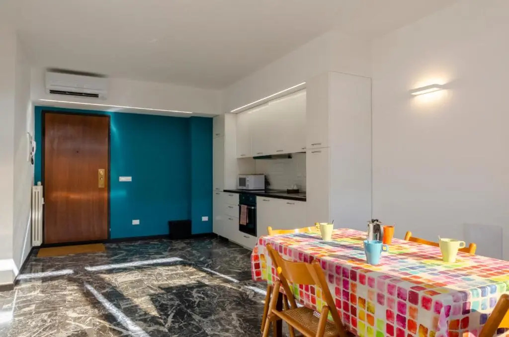 JOIVY Spacious Apt For 6, Near Train Station And Beach