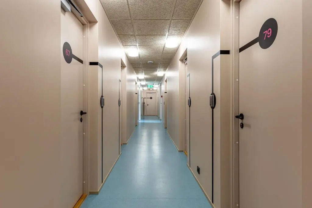Hugo Apartment Hotel