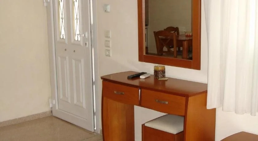 Bozikis Apartments & Studios