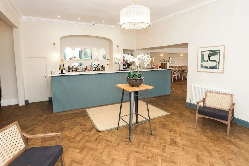 Torr House Hotel