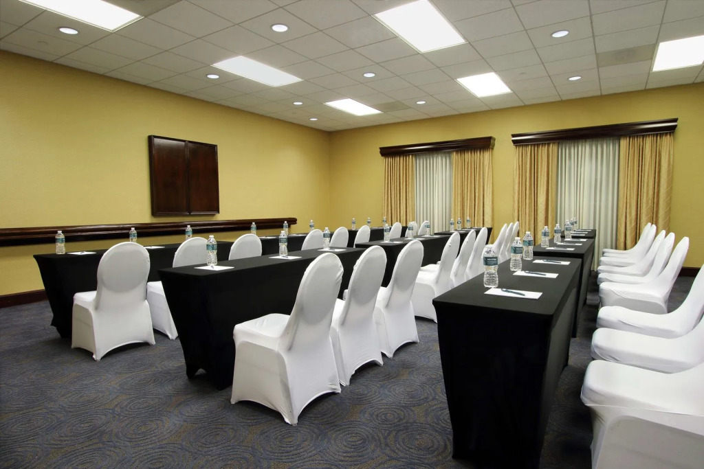 Homewood Suites by Hilton Fort Lauderdale Airport-Cruise Port