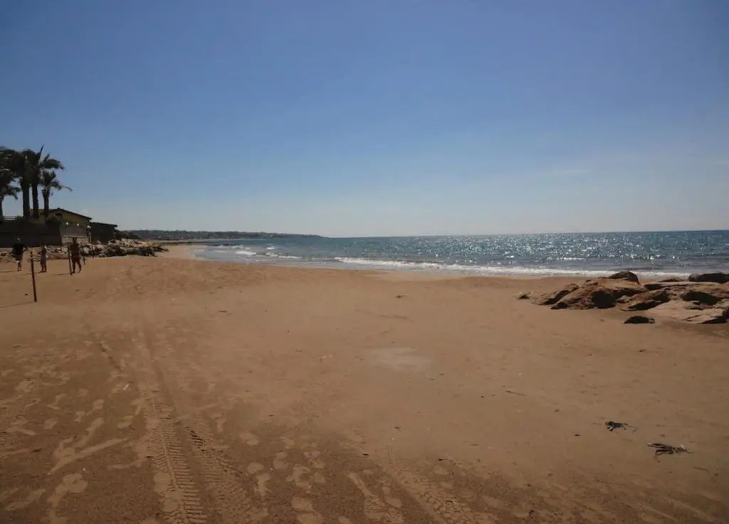 Arisa -Terrazza Privata 60 MQ sulla Spiaggia