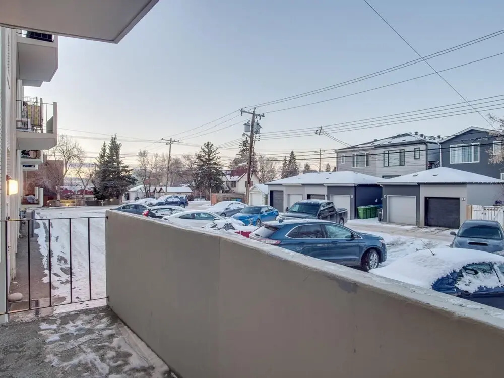 Gorgeous 2Br Condo w Parking Patio Coffee