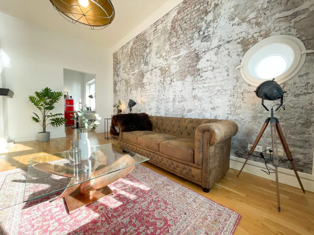 Altbauwohnung mit Schleiblick - Erster Stock