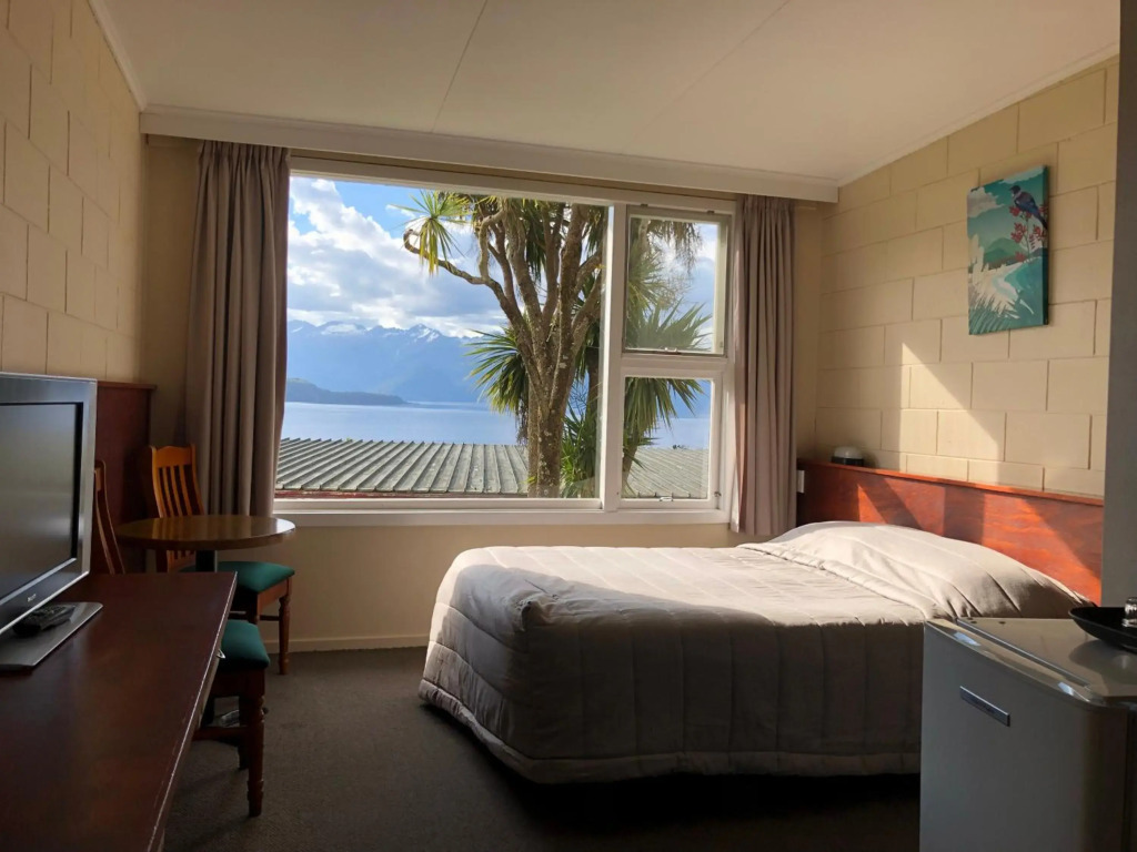 Te Anau Manapouri Lake Hotel