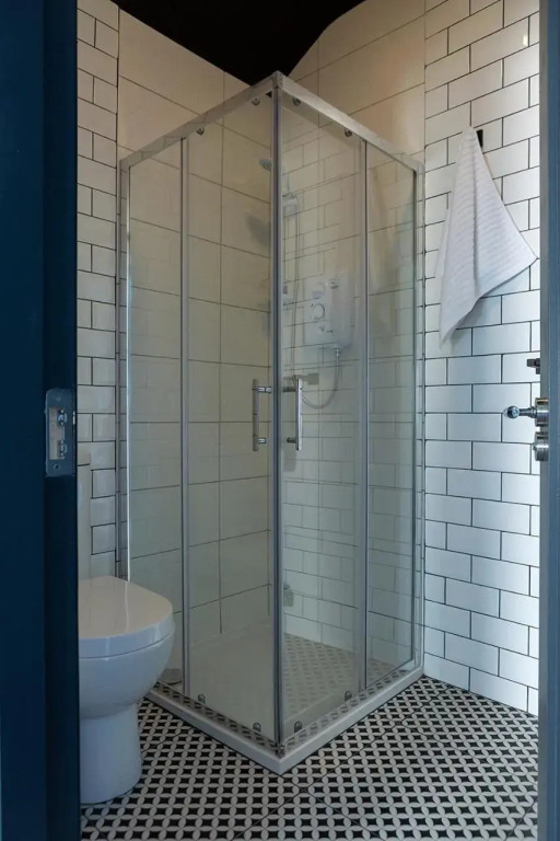 Accommodation @ 32