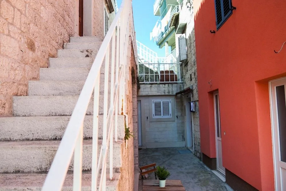 Apartments Emotha