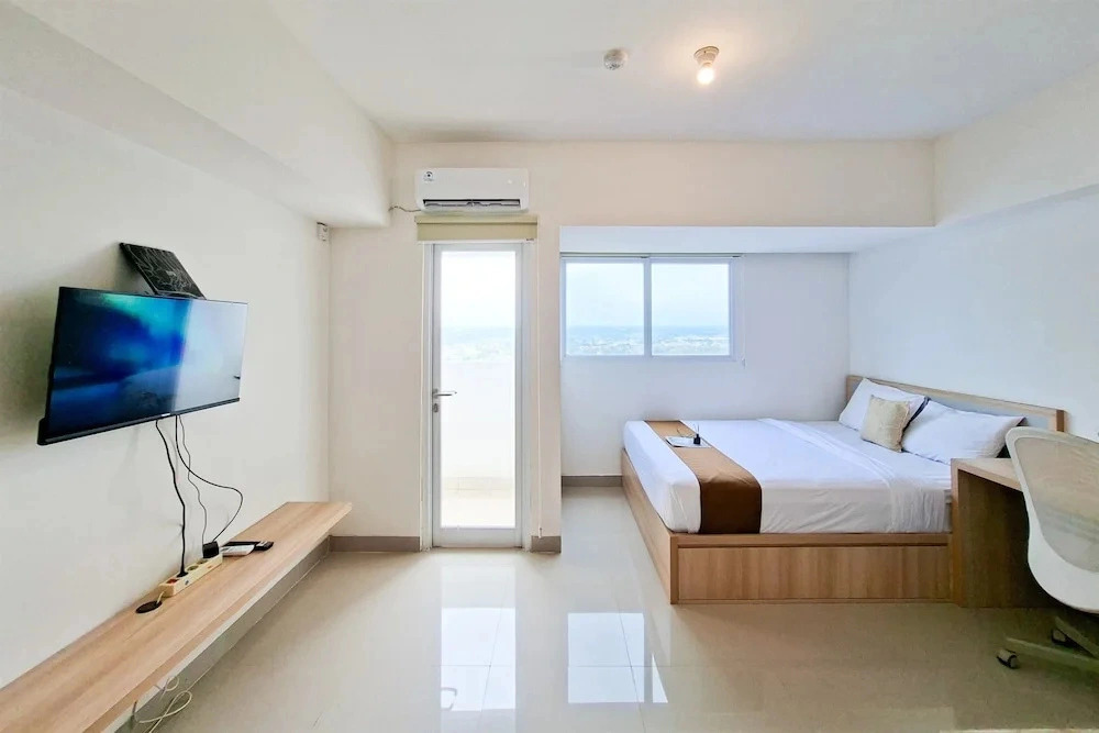 Comfy And Relaxing Living In Studio At Apartment Cisauk Point