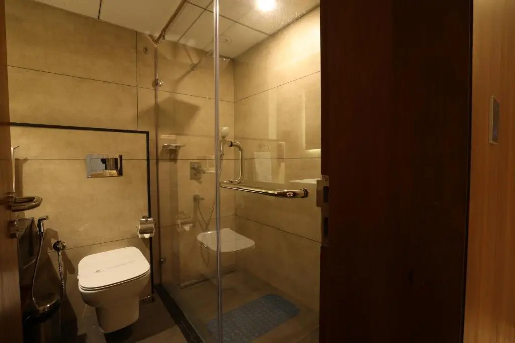 Royal Plaza Suites by RAK Rooms, Mangaluru