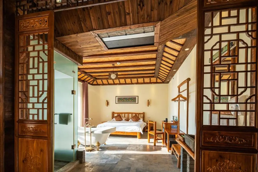 Yangshuo River Lodge Hotel--English speaking team&Swimming pool&Activties organized&Free pick up from Airport or TS over 3 nights