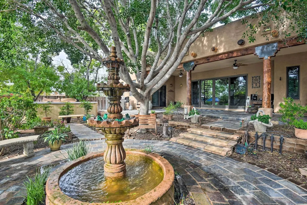 Shared Backyard & Hot Tub: Restful Mesa Retreat!