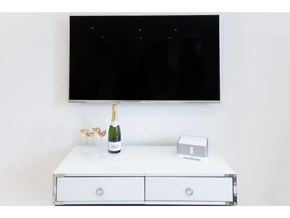 Modern, Brand New Townhouse in Bath
