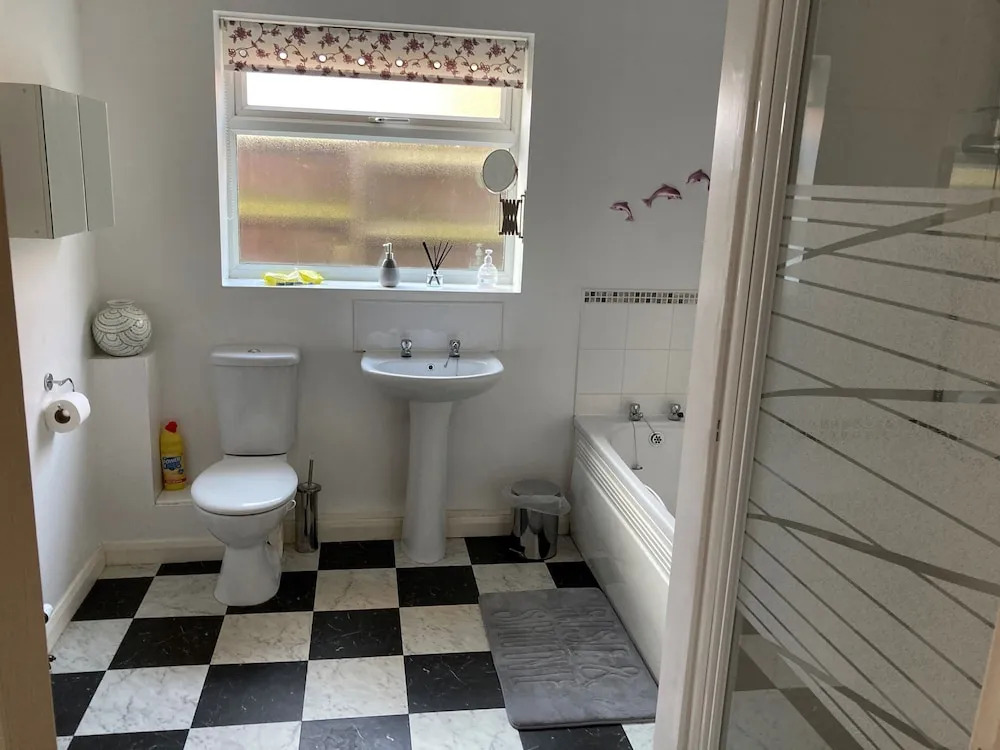 Lovely Bungalow in Newark