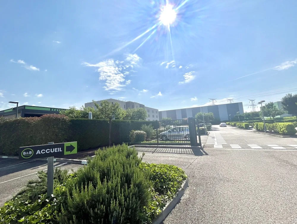 B&B Lyon Est Aeroport St Quentin Fallavie