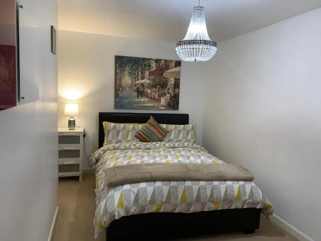 Holland Drive 2 Bedroom Flat (Adults Only)
