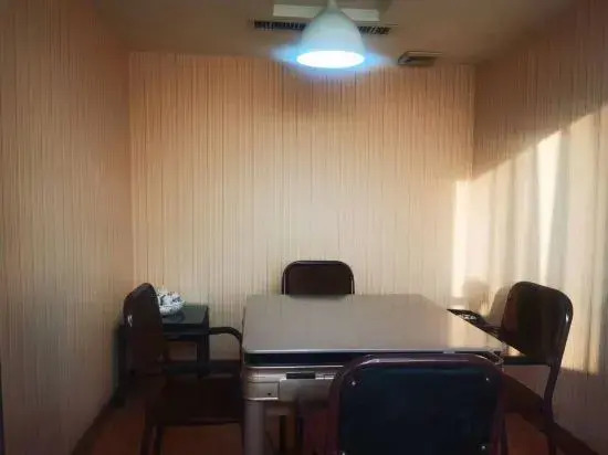 Junfeng Elegant Hotel (Shenqiu North Railway Station)