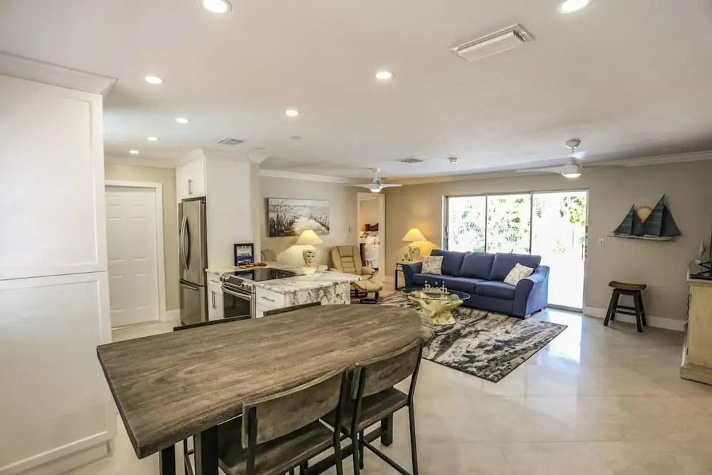 7965 Estero - Paradise Point