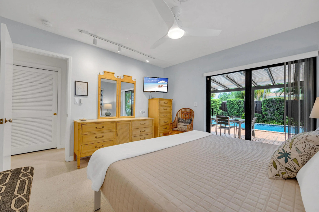 Boho Chic Heated Pool Walk To Beach Escapism at its finest Coconut Key H0MES