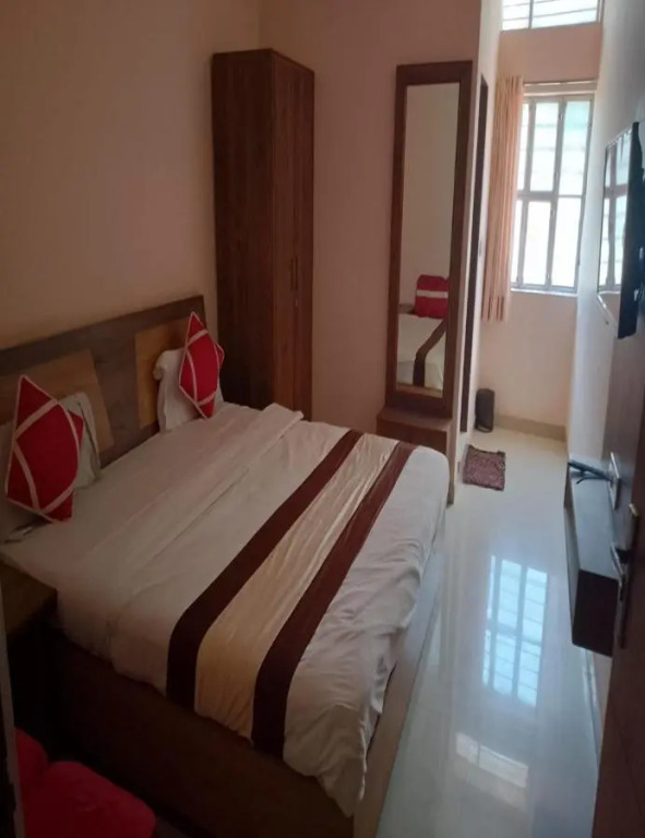 OYO 6670 Hotel Himalaya Tower