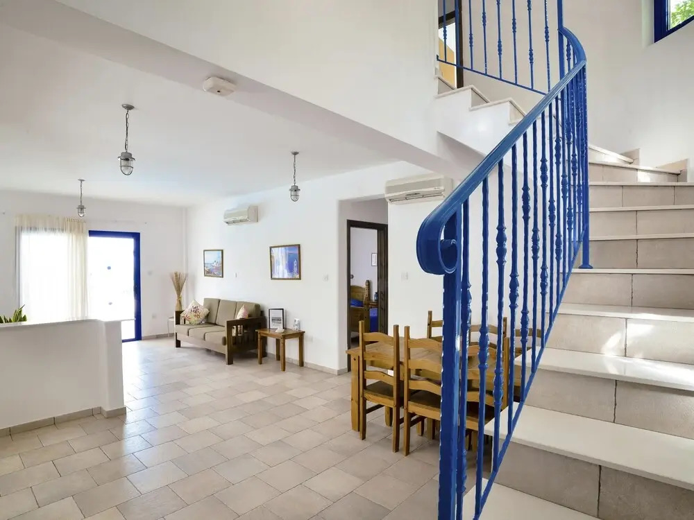 Modern 4-bedroom Villa