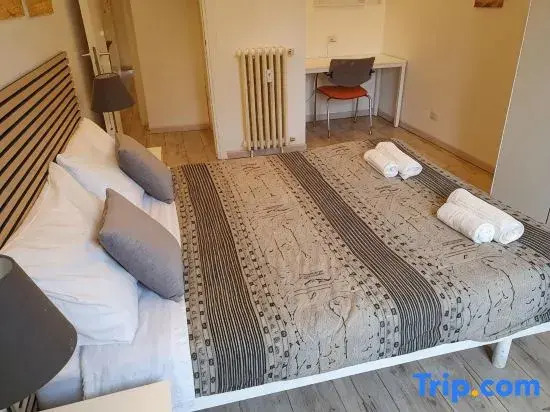 Spacious & Lovely - 4 Queen Bed