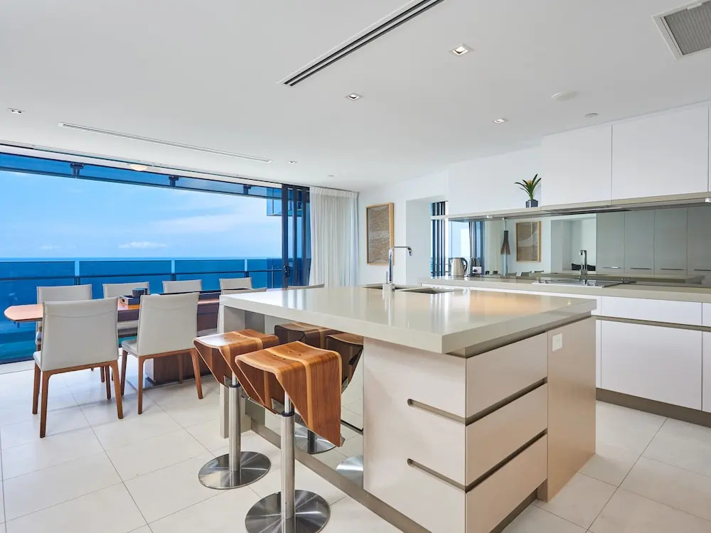 Soul Surfers Paradise - Hosted by Gold Coast Luxury Resorts