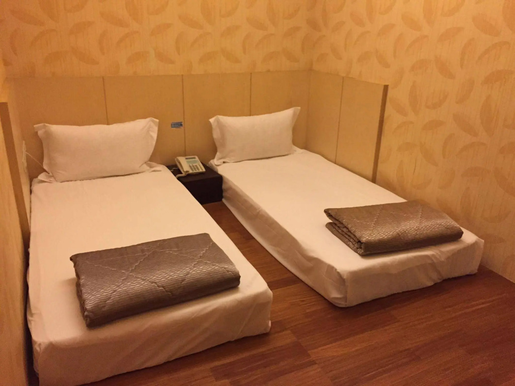 Funzy Hotel