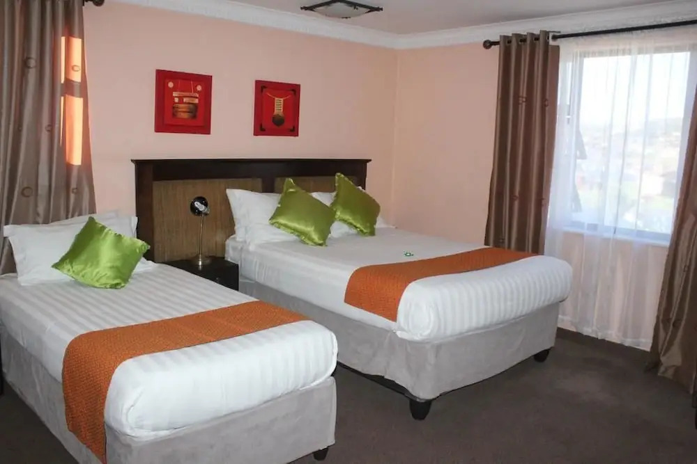 Phomolo Guest House