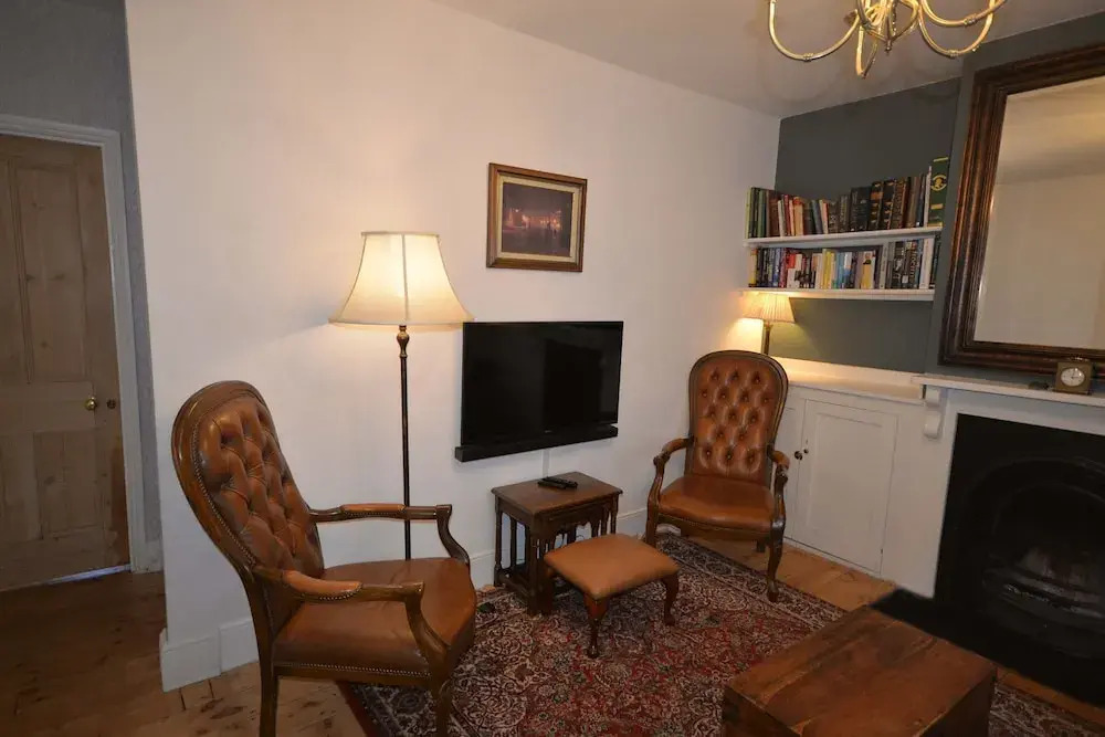 Delightful Cottage In Sandwich - One Bedroom
