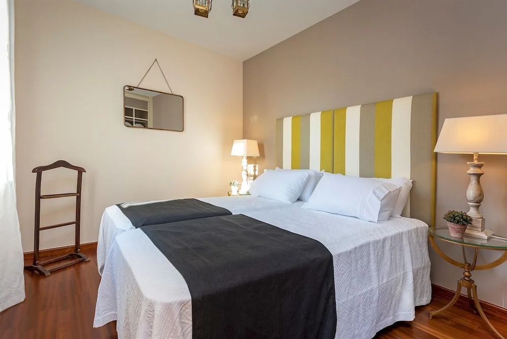 Wonderful 3 BD Duplex With a Large Private Terrace in Prime Location.. Zaragoza IV