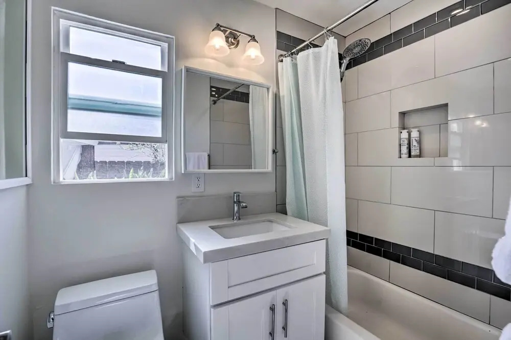 San Diego Gem w/ Private Hot Tub, Close to Dtwn!