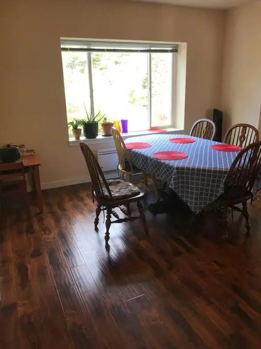 1746 130th (6 bedrooms)