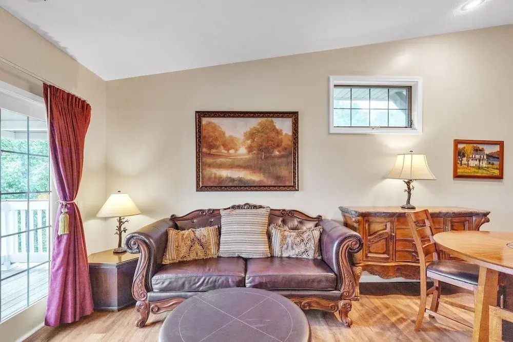 3rd Floor Front Side Corner Penthouse Suite - 304 by Grand Wood Suites