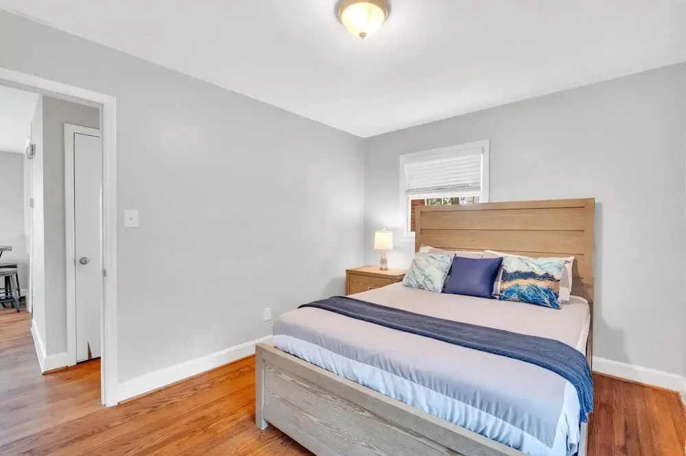 Spacious 2BR Duplex - Near Uptown Charlotte