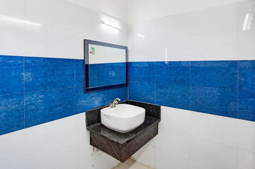 OYO Rooms Railway Station Raja Road 1