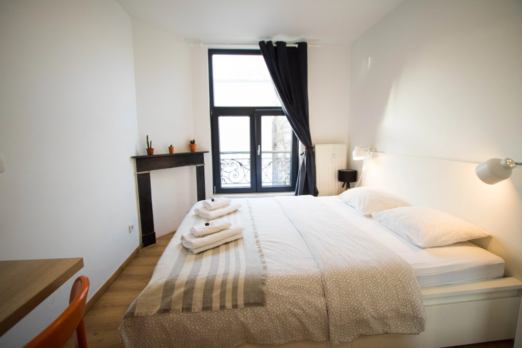 Unit 9 - Vibrant Room near Avenue Louise Best Location