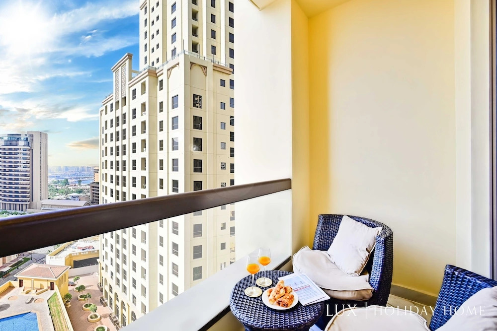 LUX  The Murjan Sea View Suite