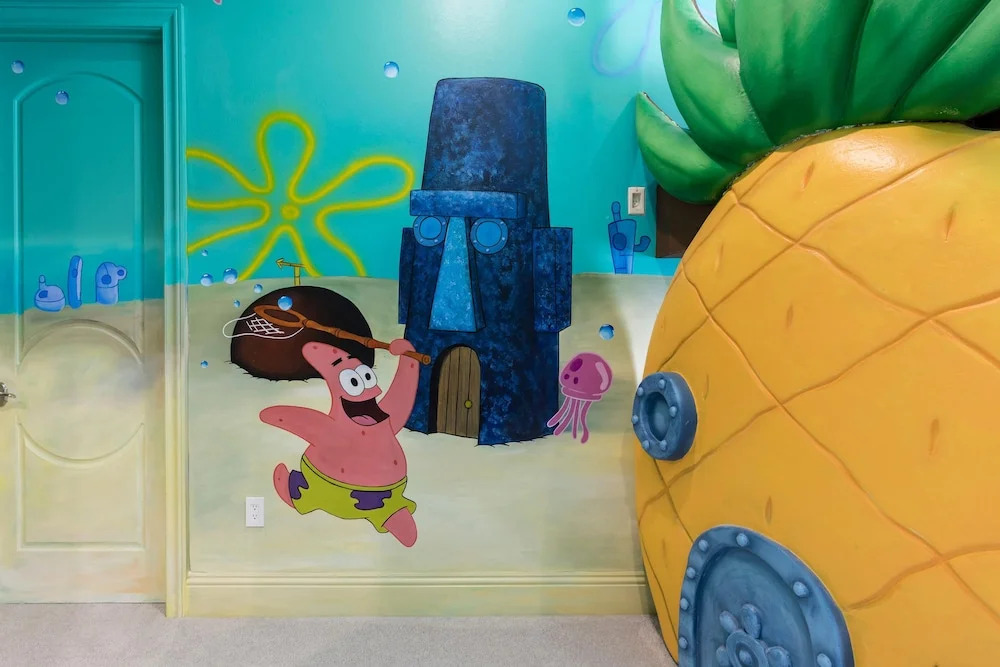 W001: 10 Bed, London-themed, Spongebob, Secret VR Room