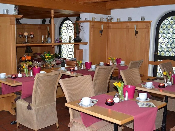 Edelweiss Parkvilla Garni