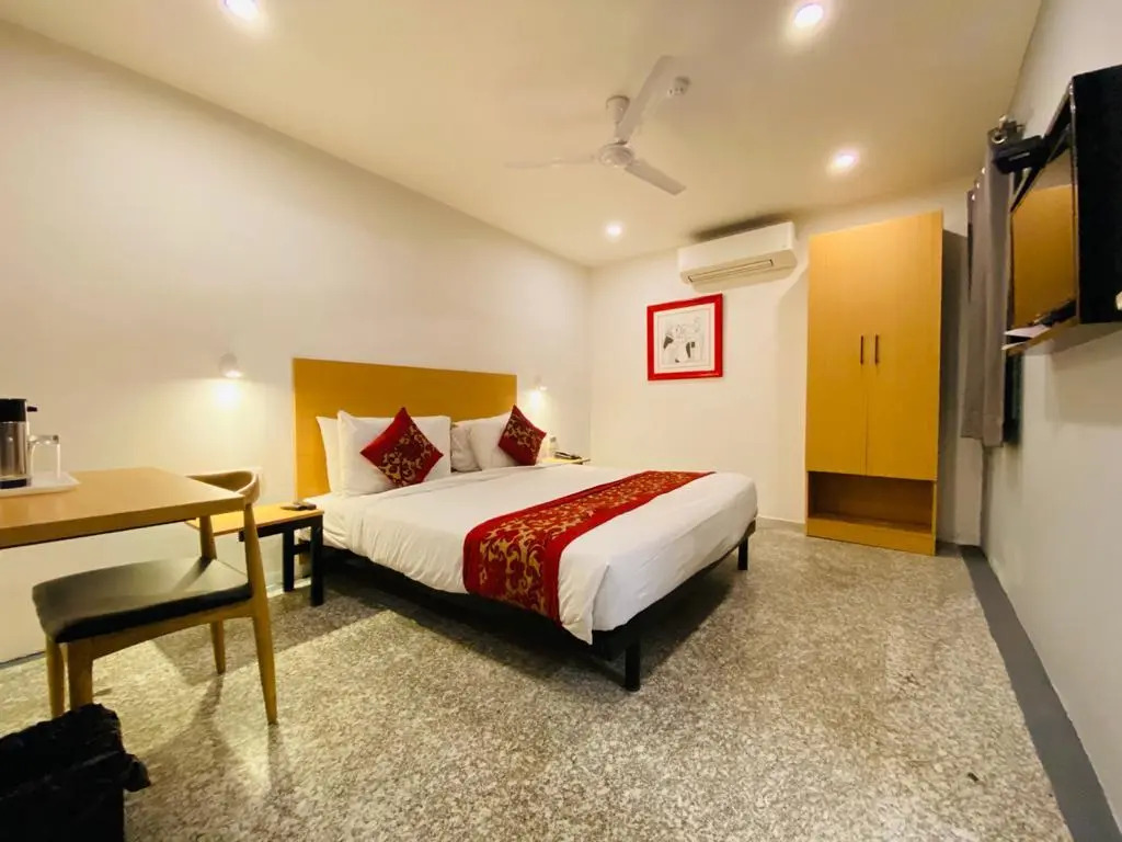Hotel Pink Saffron