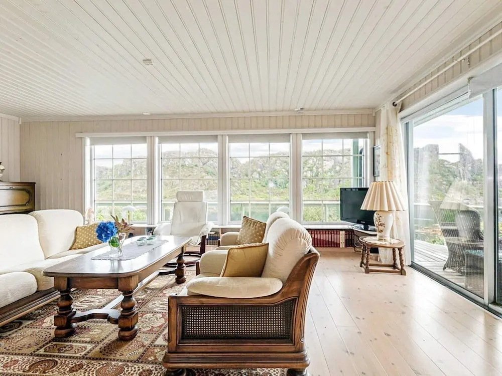 10 person holiday home in Kalvåg-By Traum