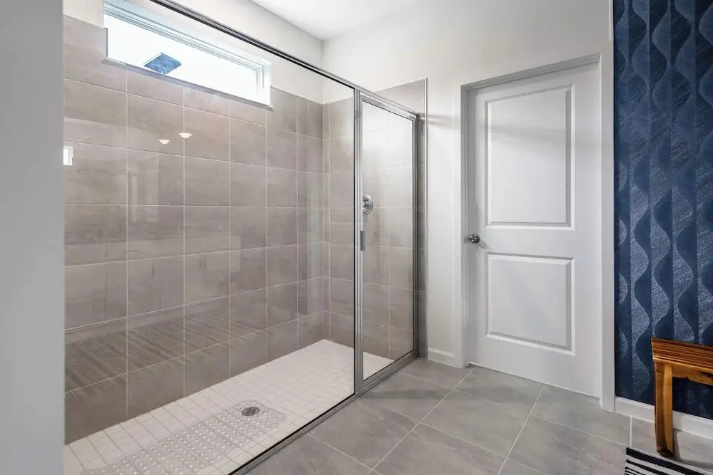 Luxury 9BR Solara Home, Themed Fun & Pool